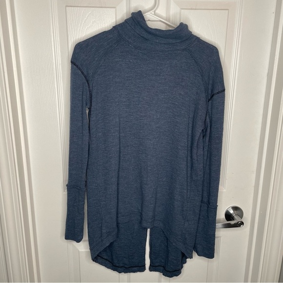 Free People We the Free Turtleneck Top Split Back in Blue Oversized S - Picture 2 of 12